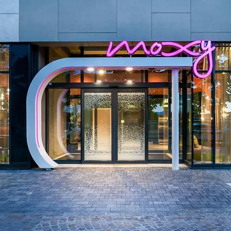 Moxy Verona-3